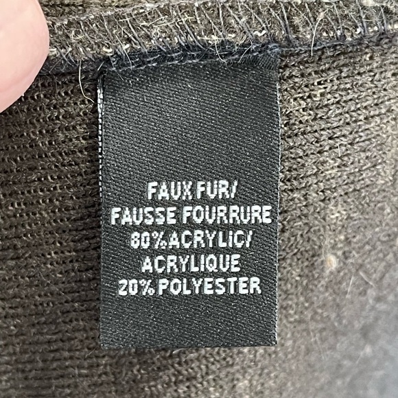 Outdoor Edition by Parkhurst faux fur vest in a size S/P mob wife fur brown - Picture 10 of 15